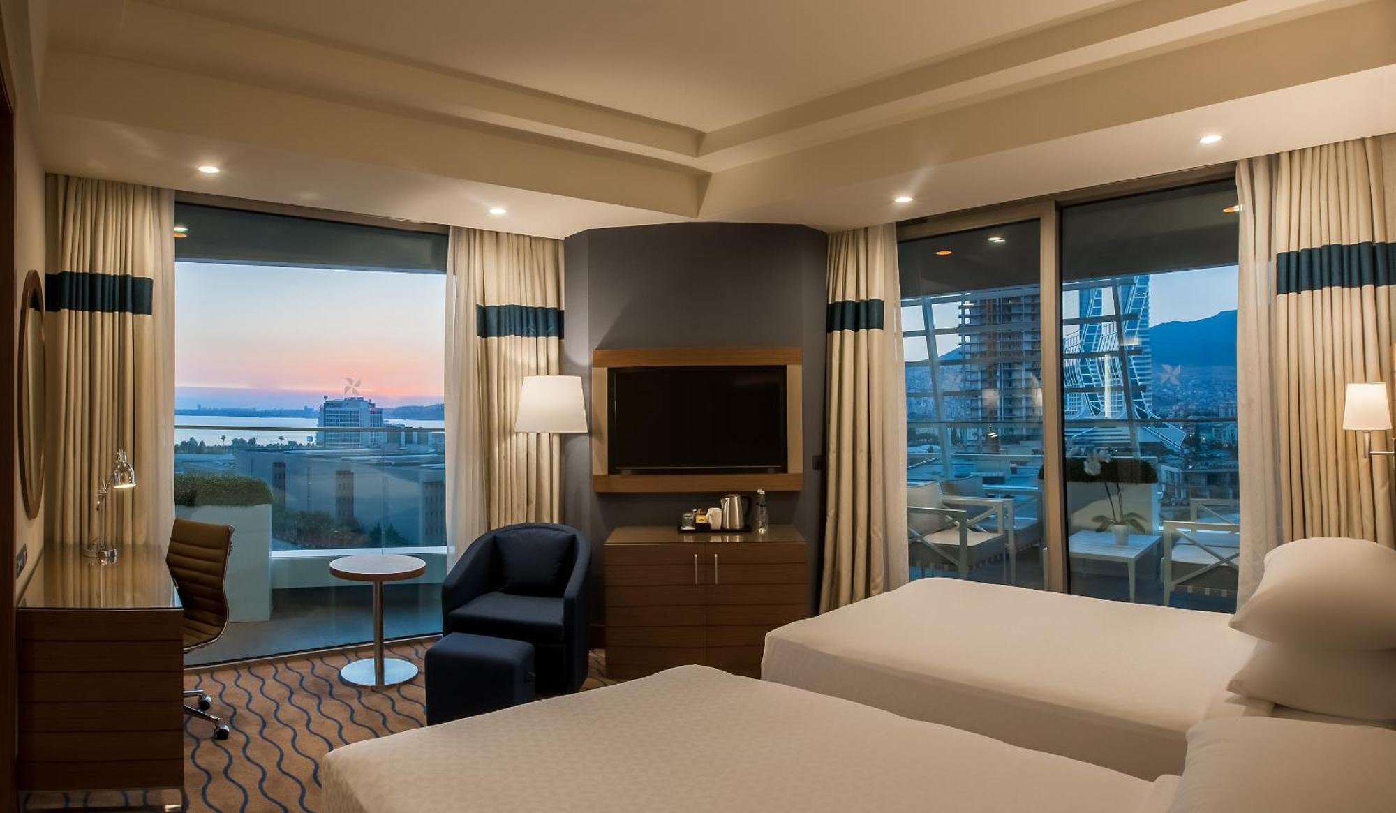 Four Points By Sheraton Измир Экстерьер фото